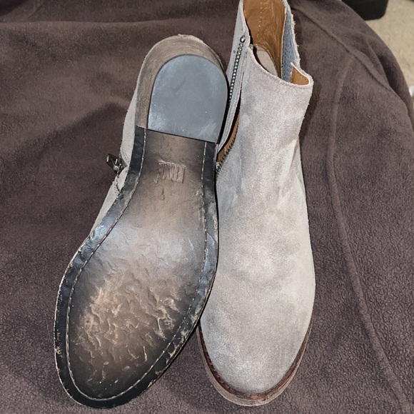 FRYE women Alton Chelsea Suede Leather Boots 🥾 - Picture 9 of 11